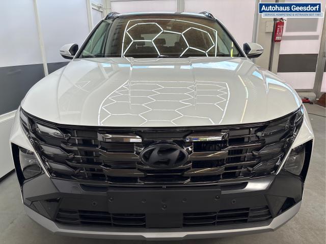 Hyundai / TUCSON / Weiß / / / PANO SHZ v+h 18 ALU