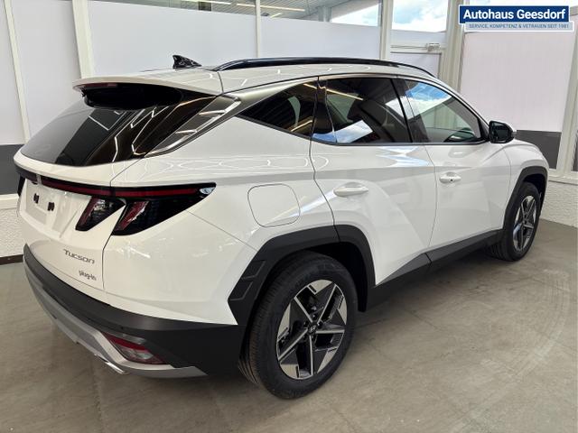 Hyundai / TUCSON / Weiß / / / PANO SHZ v+h 18 ALU