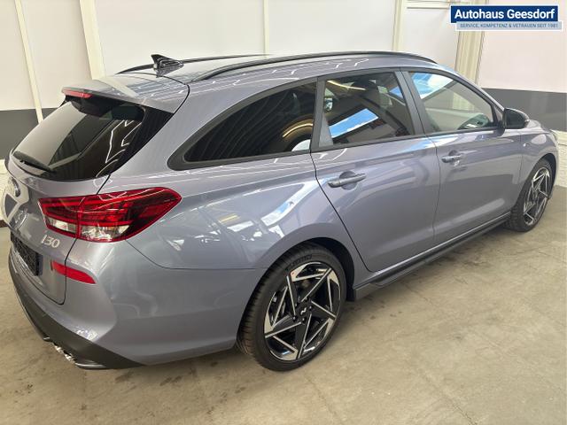 Hyundai / i30 / Blau / / / DCT ACC NAVI RFK WP 