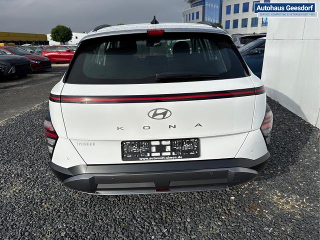 Hyundai / KONA / Weiß / / / DCT 198PS NAVI SHZ ACC PDC v+h 