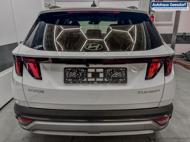 Hyundai TUCSON STYLE KLIMAAUTOMATIK TOTWINKEL NAVI SHZ RFK PDC 