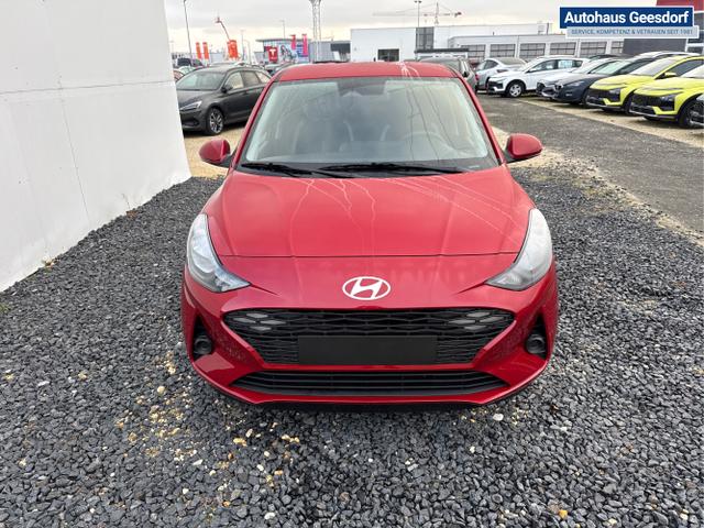 Hyundai / i10 / Rot / / / AUT NAVI SHZ RFK TEMPOMAT 