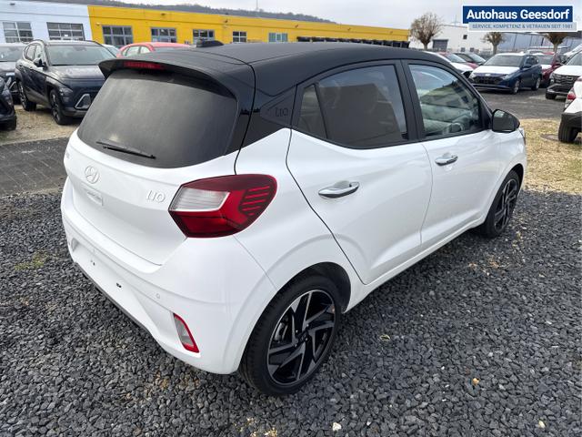Hyundai / i10 / Wei&szlig; / / / AUT SHZ SMART KEY KLIMAAUTOMATIK AMBIENTE ALU RFK PDC NAVI 