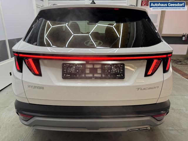 Hyundai TUCSON STYLE AUT ACC 18ALU KLIMAAUTOMATIK TOTWINKEL NAVI SHZ RFK PDC 