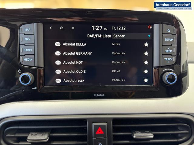 Hyundai i10 PREMIUM AUT SHZ KLIMAAUTOMATIK AMBIENTE ALU RFK PDC NAVI 