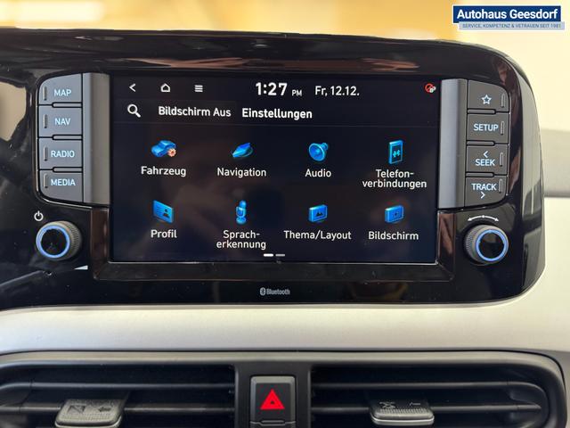 Hyundai i10 PREMIUM AUT SHZ KLIMAAUTOMATIK AMBIENTE ALU RFK PDC NAVI 