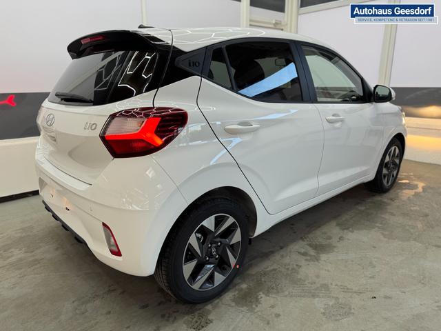Hyundai i10 PREMIUM AUT SHZ KLIMAAUTOMATIK AMBIENTE ALU RFK PDC NAVI 