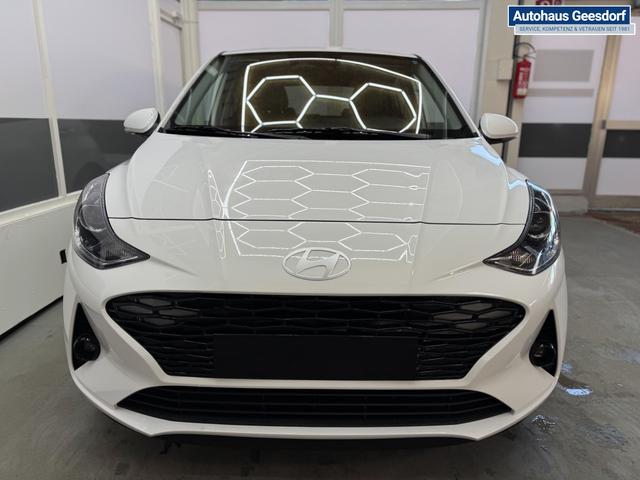 Hyundai i10 PREMIUM AUT SHZ KLIMAAUTOMATIK AMBIENTE ALU RFK PDC NAVI 