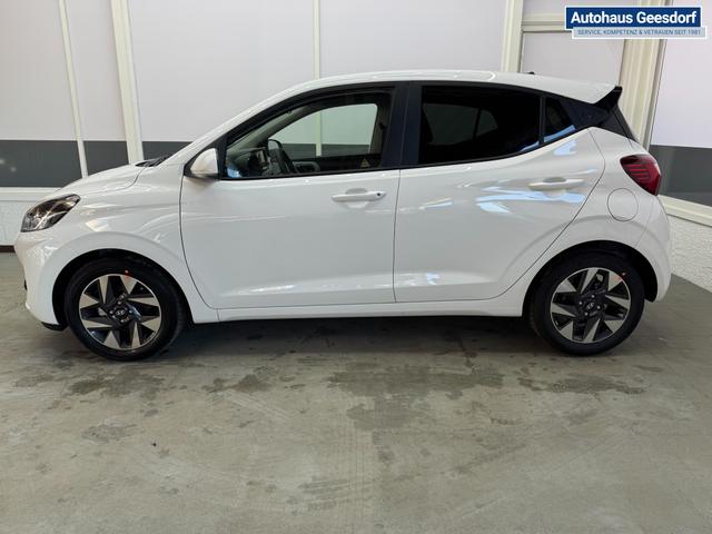 Hyundai i10 PREMIUM AUT SHZ KLIMAAUTOMATIK AMBIENTE ALU RFK PDC NAVI 