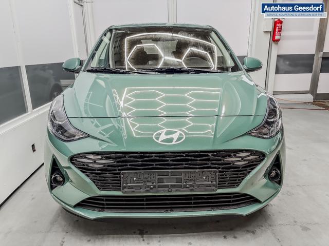 Hyundai i10 PREMIUM AUT SHZ KLIMAAUTOMATIK AMBIENTE ALU RFK PDC NAVI 