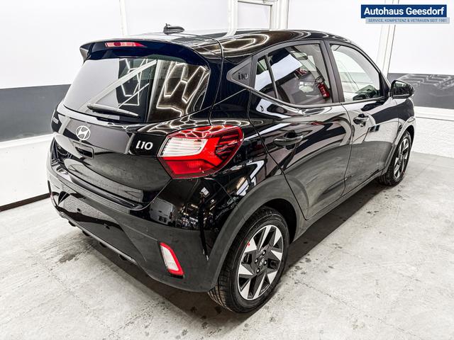 Hyundai i10 PREMIUM AUT SHZ KLIMAAUTOMATIK AMBIENTE ALU RFK PDC NAVI 