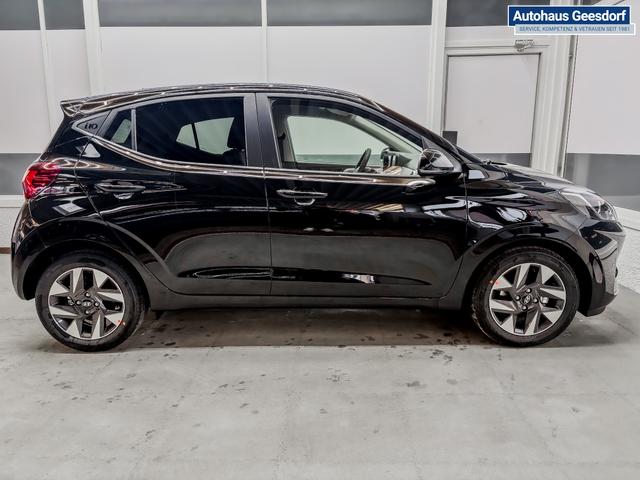 Hyundai i10 PREMIUM AUT SHZ KLIMAAUTOMATIK AMBIENTE ALU RFK PDC NAVI 