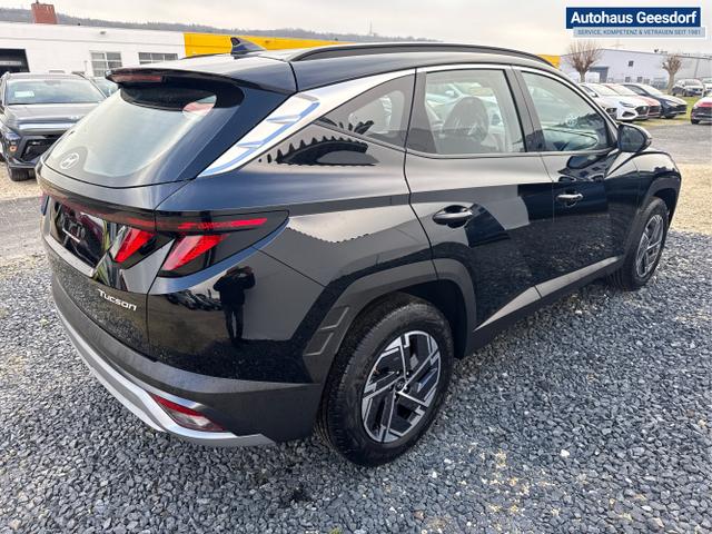 Hyundai / TUCSON / Schwarz / / / KLIMAAUTOMATIK TOTWINKEL NAVI SHZ RFK PDC