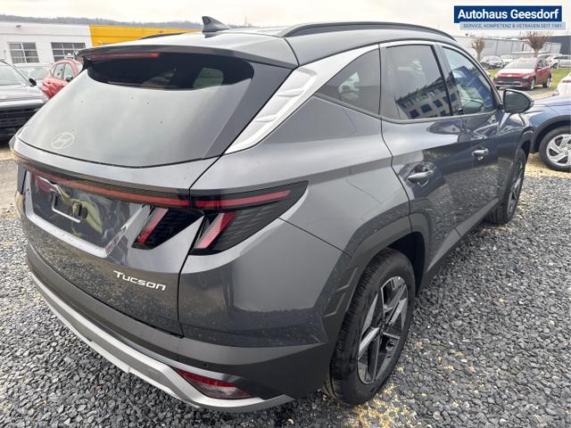 Hyundai / TUCSON / Grau / / / 18 ALU KLIMAAUTOMATIK TOTWINKEL NAVI SHZ RFK PDC