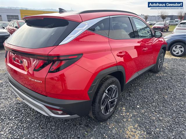 Hyundai / TUCSON / Rot / / / KLIMAAUTOMATIK TOTWINKEL NAVI SHZ RFK PDC