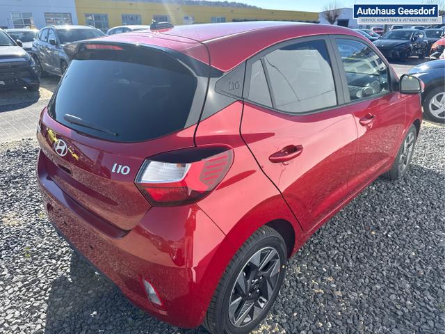 Hyundai / i10 / Rot / / / AUT SHZ KLIMAAUTOMATIK AMBIENTE ALU RFK PDC NAVI 