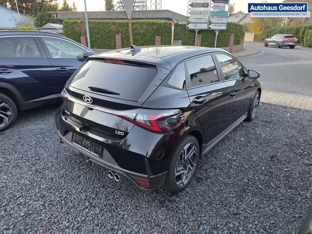 Beispielbilder, ggf. teilweise mit Sonderausstattung