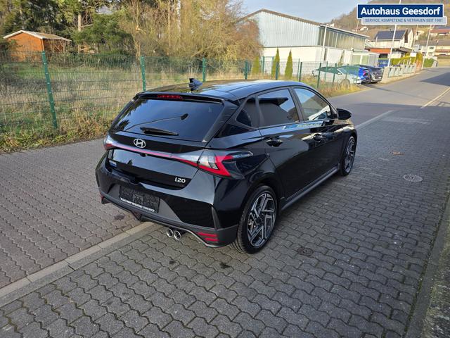 Beispielbilder, ggf. teilweise mit Sonderausstattung