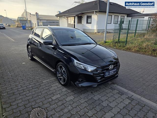 Beispielbilder, ggf. teilweise mit Sonderausstattung