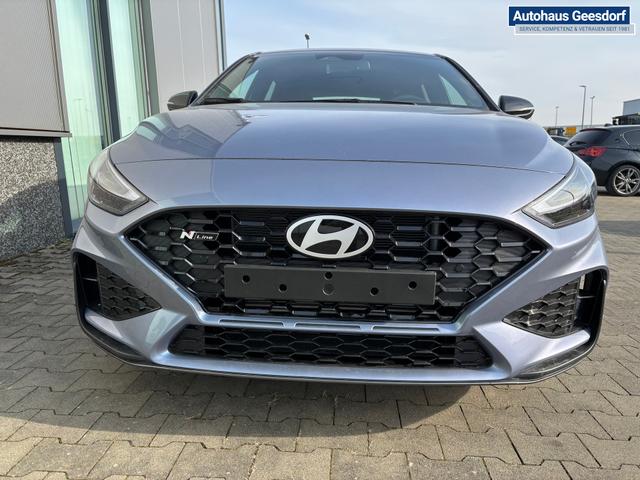 Hyundai i30 Style 1.5 T-GDI MHEV 140PS , 5 Jahre Garantie, 16" Alu, Winter-Paket, Abgedunkelte Scheiben, NAVIGATIONSSYSTEM 10,25", Bi-LED-Scheinwerfer, Parksensoren vorn/hinten, Rückfahrkamera, 2-Zonen-Climatronic, Tempomat, Lederlenkrad, Nebelscheinwerfer, Smart Key, 