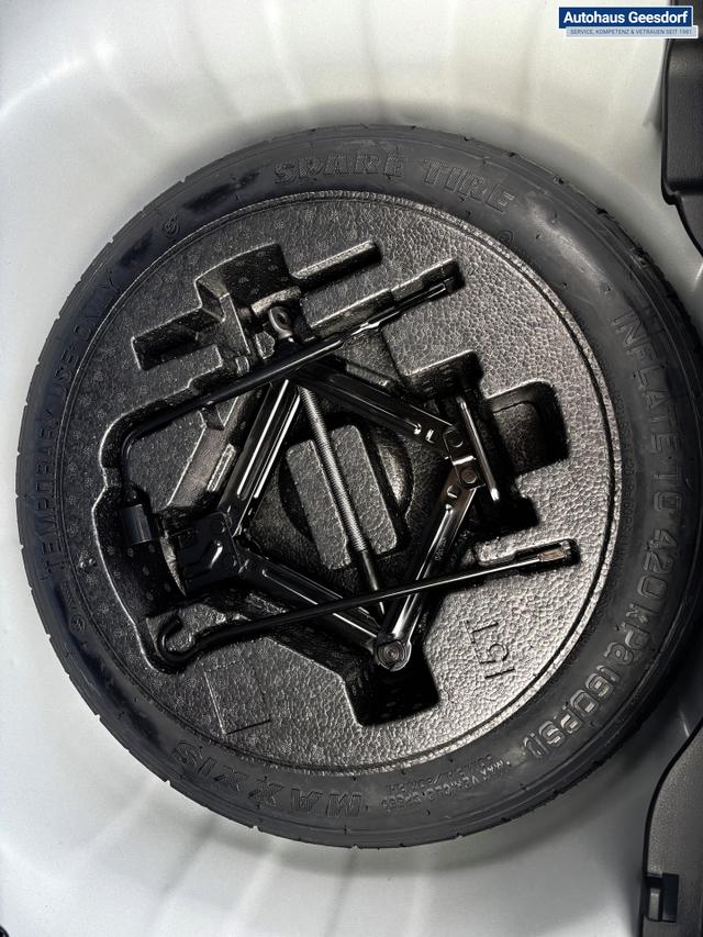 Hyundai i20 Family 1.2i 79PS, SCHWARZ-METALLIC, 16" ALUFELGEN, 5 Jahre Garantie, WINTER-PAKET, KLIMAAUTOMATIK, Abgedunkelte Scheiben, NAVIGATION 10,25", Parksensoren hinten, Rückfahrkamera, Alarm, Lederlenkrad, Tempomat, Armlehne vorne, Reserverad 