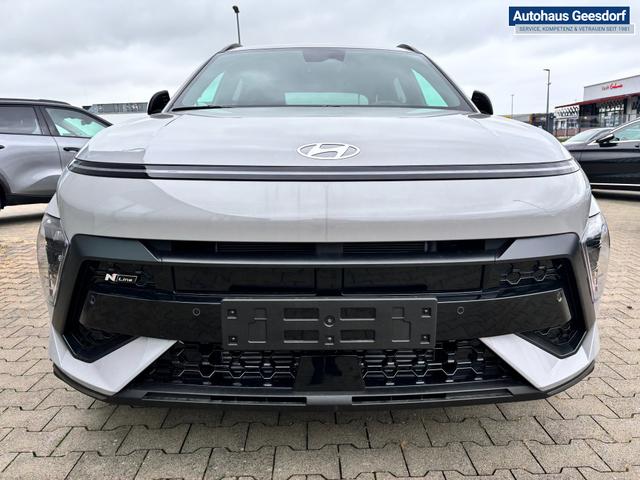 Hyundai KONA Comfort 1.0 T-GDI 115PS, NAVIGATION 12,3", Parksensoren vorrn/hinten, Rückfahrkamera, Tempomat, Alarm, LED-Scheinwerfer, Klimaanlage, Smart Key, Armlehne vorn, 4x elektr. Fensterheber, Spurhalteassistent, Müdigkeitserkennung 