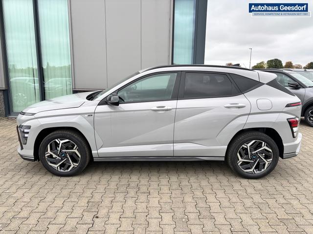 Hyundai KONA Comfort 1.0 T-GDI 115PS, NAVIGATION 12,3", Parksensoren vorrn/hinten, Rückfahrkamera, Tempomat, Alarm, LED-Scheinwerfer, Klimaanlage, Smart Key, Armlehne vorn, 4x elektr. Fensterheber, Spurhalteassistent, Müdigkeitserkennung 