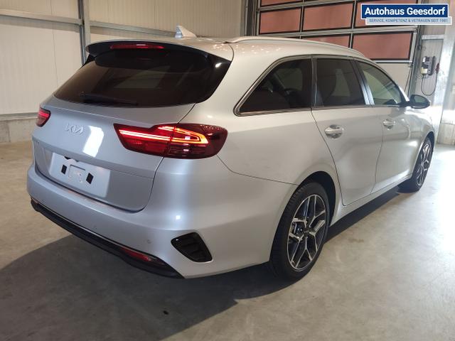 Kia / Ceed Sportswagon / Silber / / / , Beispielbilder, ggf. teilweise mit Sonderausstattung