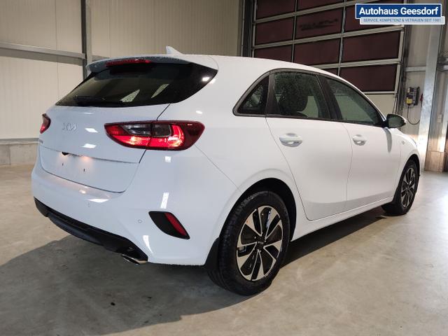 Kia / Ceed Sportswagon / Weiß / / / , Beispielbilder, ggf. teilweise mit Sonderausstattung