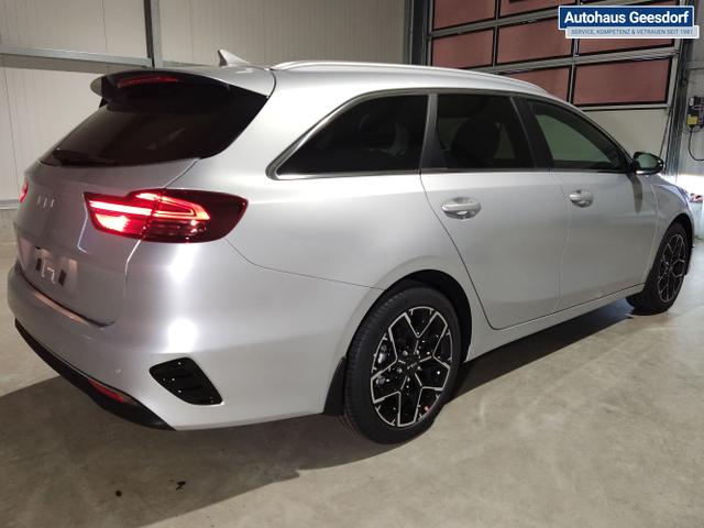 Kia / Ceed Sportswagon / Silber / / / 