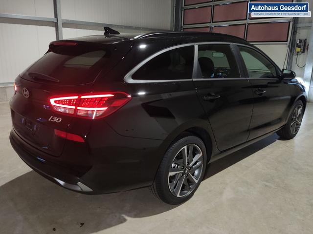 Hyundai / i30 Kombi / Schwarz / / / , Beispielbilder, ggf. teilweise mit Sonderausstattung