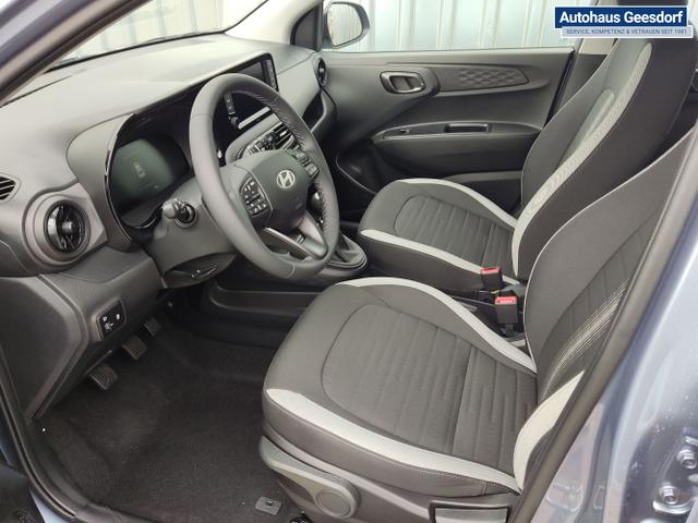 Hyundai / i10 / Blau / / / 