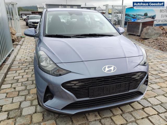 Hyundai / i10 / Blau / / / 
