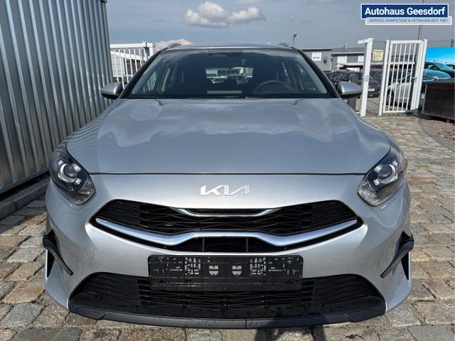 Kia / Ceed / Silber / / / , Beispielbilder, ggf. teilweise mit Sonderausstattung