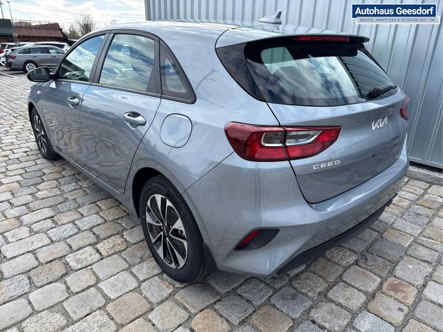 Kia / Ceed / Silber / / / , Beispielbilder, ggf. teilweise mit Sonderausstattung