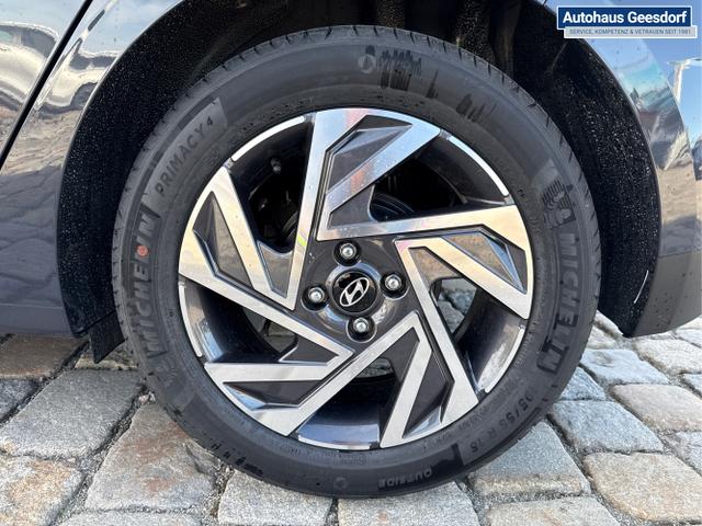 Hyundai / i20 / Grau / / / 