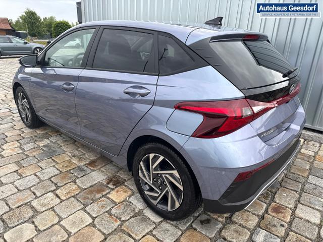 Hyundai / i20 / Blau / / / 