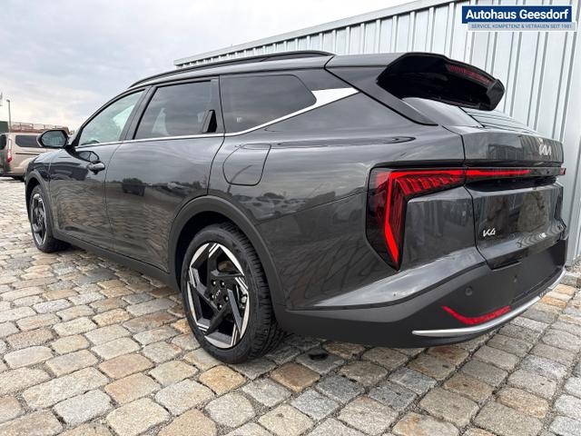 Kia / K4 Sportswagon / Silber / / / , Beispielbilder, ggf. teilweise mit Sonderausstattung