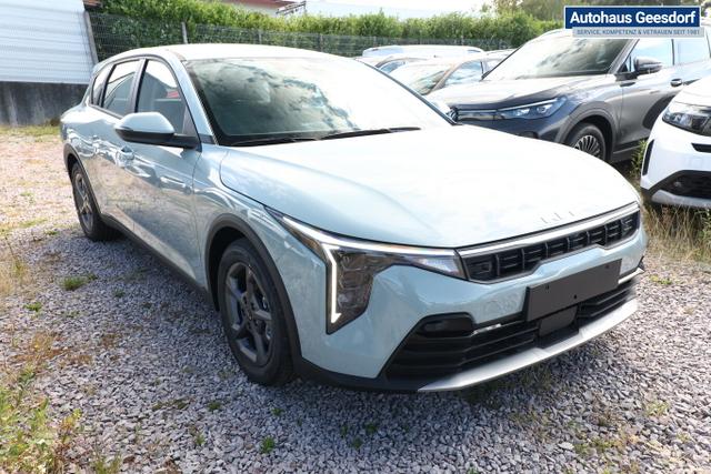 Kia K4 MT SHZ ACC Nav LED Kam Keyl 2xPDC LM16 CarPl 