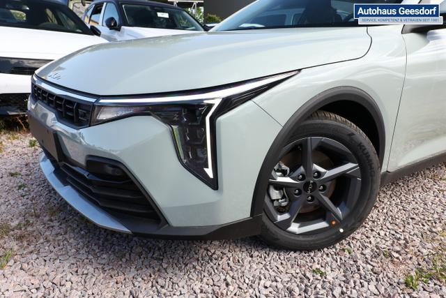 Kia K4 MT SHZ ACC Nav LED Kam Keyl 2xPDC LM16 CarPl 