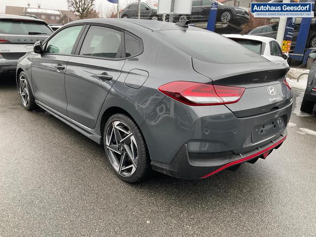 Hyundai i30 N Line 1.5 T-GDI DCT Fastback N-LINE, Navi, 18-Zoll, Kamera, LED, Winter 