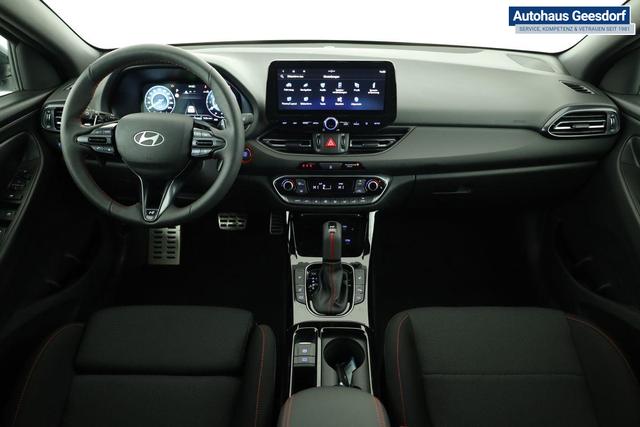 Hyundai i30 N Line 1.5 T-GDI DCT Fastback N-LINE, Navi, 18-Zoll, Kamera, LED, Winter 