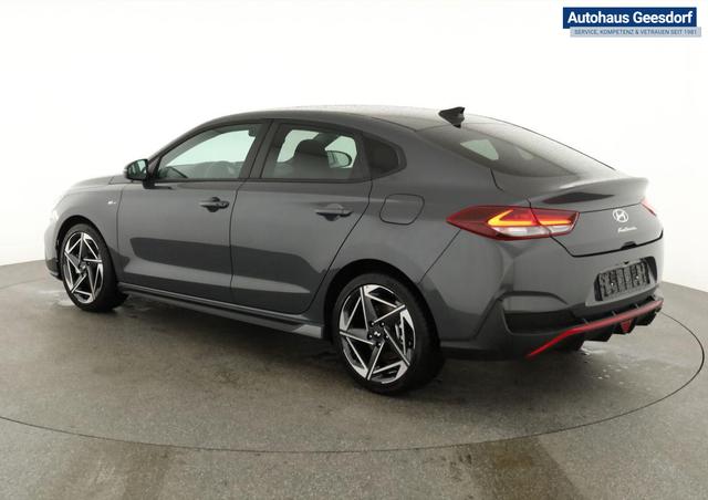 Hyundai i30 N Line 1.5 T-GDI DCT Fastback N-LINE, Navi, 18-Zoll, Kamera, LED, Winter 