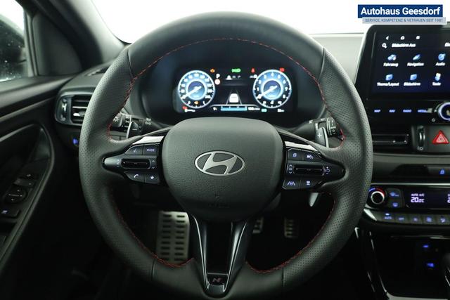 Hyundai i30 N Line 1.5 T-GDI DCT Fastback N-LINE, Navi, 18-Zoll, Kamera, LED, Winter 