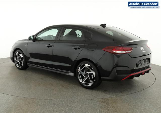 Hyundai i30 N Line 1.5 T-GDI DCT Fastback N-LINE, Navi, 18-Zoll, Kamera, LED, Winter 