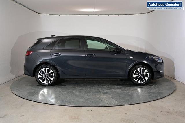 Kia Ceed Silver 1.5 T-GDI 6-Gang 