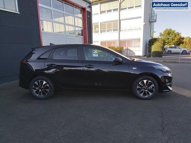 Kia Ceed Silver 1.5 T-GDI 6-Gang 