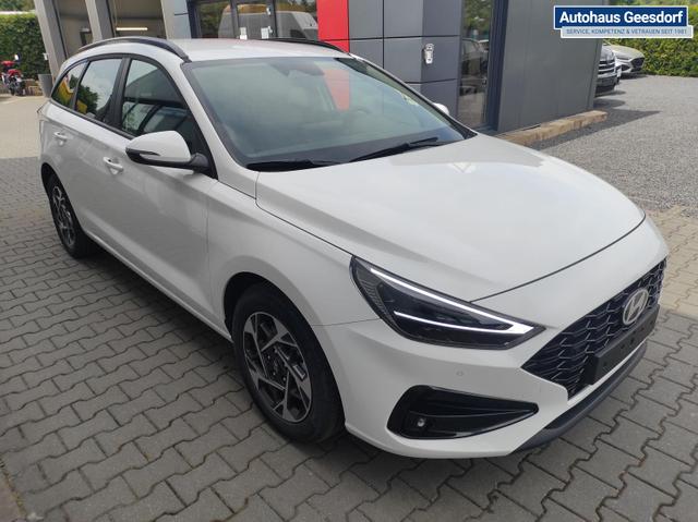 Hyundai i30 Kombi Smart SW Family*Navi*LED*Shzg*Lhzg*PDC*Cam*16Zoll* 