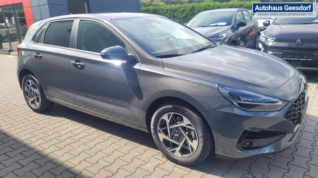 Hyundai i30 Familiy HB Family*Navi*LED*Shzg*Lhzg*PDC*Cam*16Zoll* 