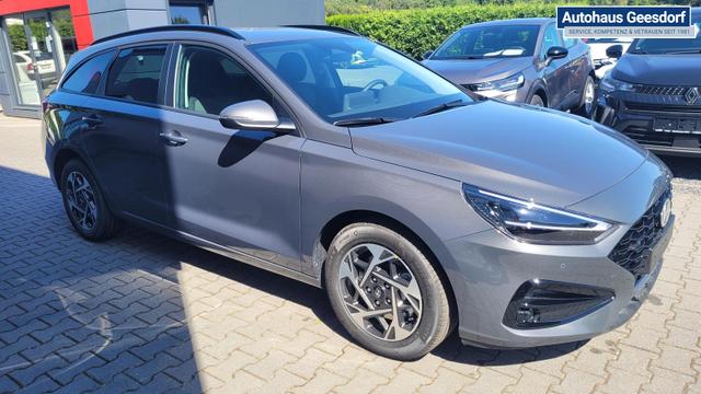 Hyundai i30 Kombi Family SW Family*Navi*LED*Shzg*Lhzg*PDC*Cam*16Zoll* 